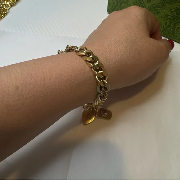 Gucci Gold Heart Charm Bracelet - Picture 4 of 11